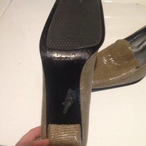 Stuart Weitzman Shoes - Womens Brown Stuart Weitzman. 8 1/2" dress shoe. Stuart Weitzman Shoes - Womens Brown Stuart Weitzman. 8 1/2" dress shoe.